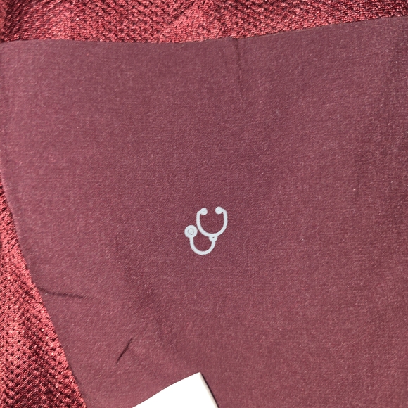 FIGS Sydney Scrub Jacket Maroon Women’s L Technical Collection - Picture 13 of 16